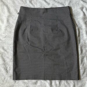 Worthington Black and White Patterned Pencil Skirt